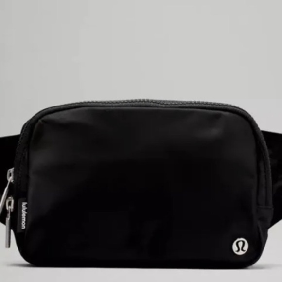 lululemon belt bag black canada Crested Everywhere Bag dimensions Lululemon Everywhere Belt Bag, (LU9B78S)